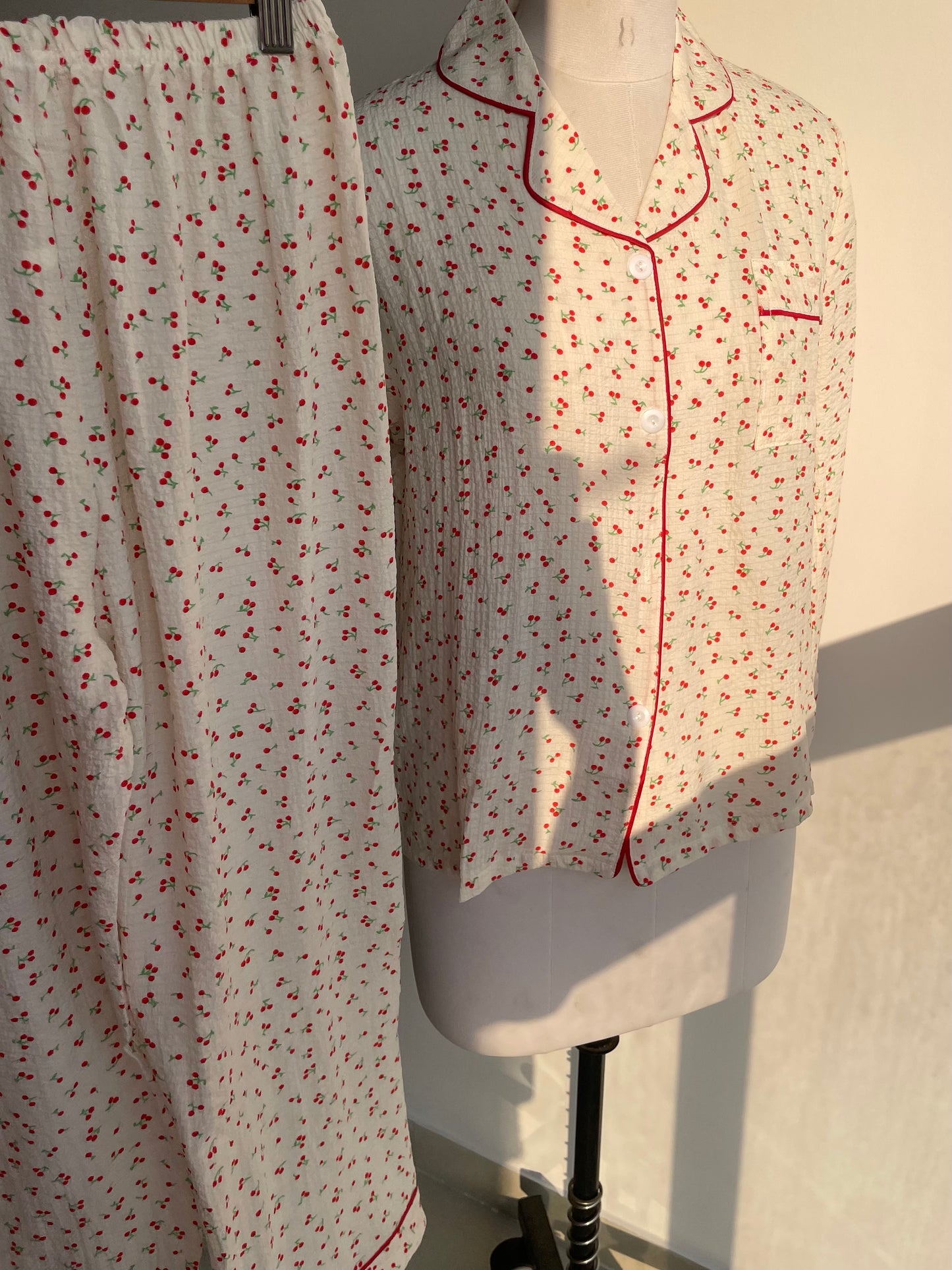 Classic Cherry Set